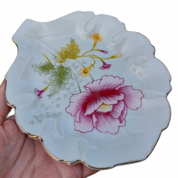 Leaf Shaped Floral Trinket Dish - Picture 2 of 4
